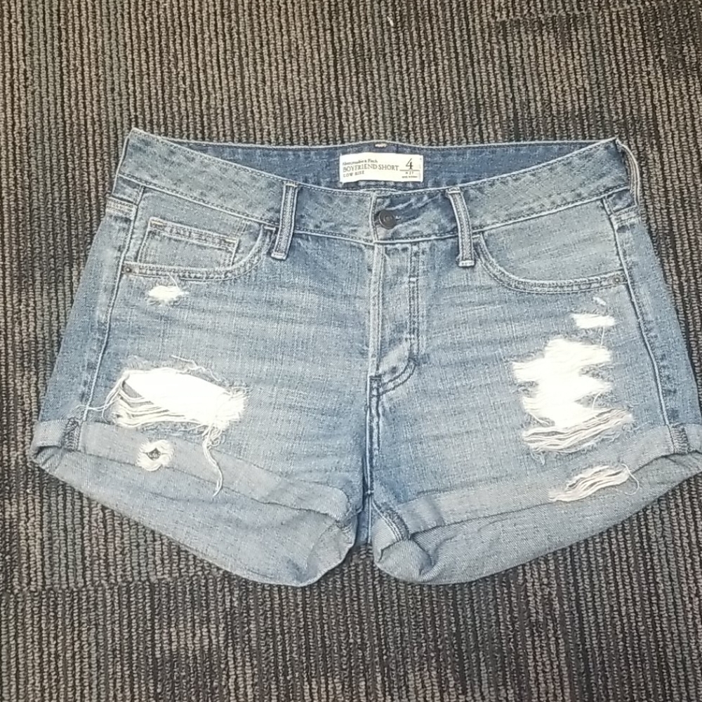 Abercrombie & Fitch Low Rise Boyfriend Short